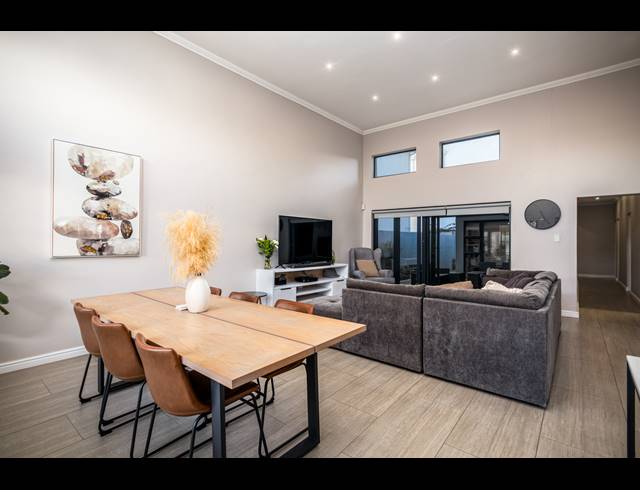 4 BEDROOM FREEHOLD FOR SALE IN SAGEWOOD